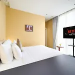 Brown Dot Hotel Saigon Airport