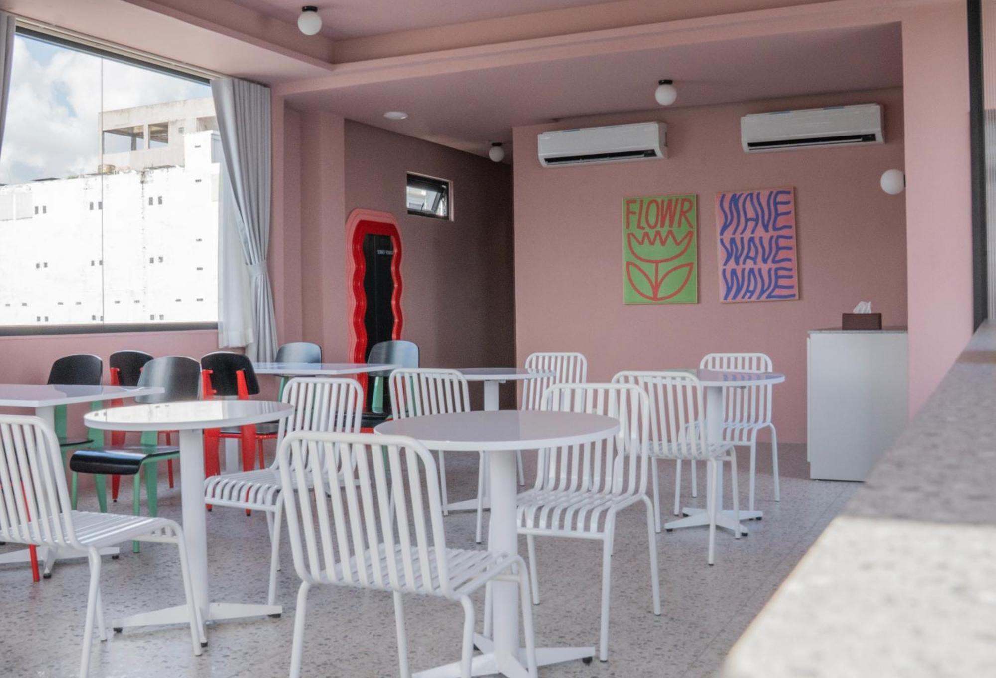 Khách sạn Brown Dot Saigon