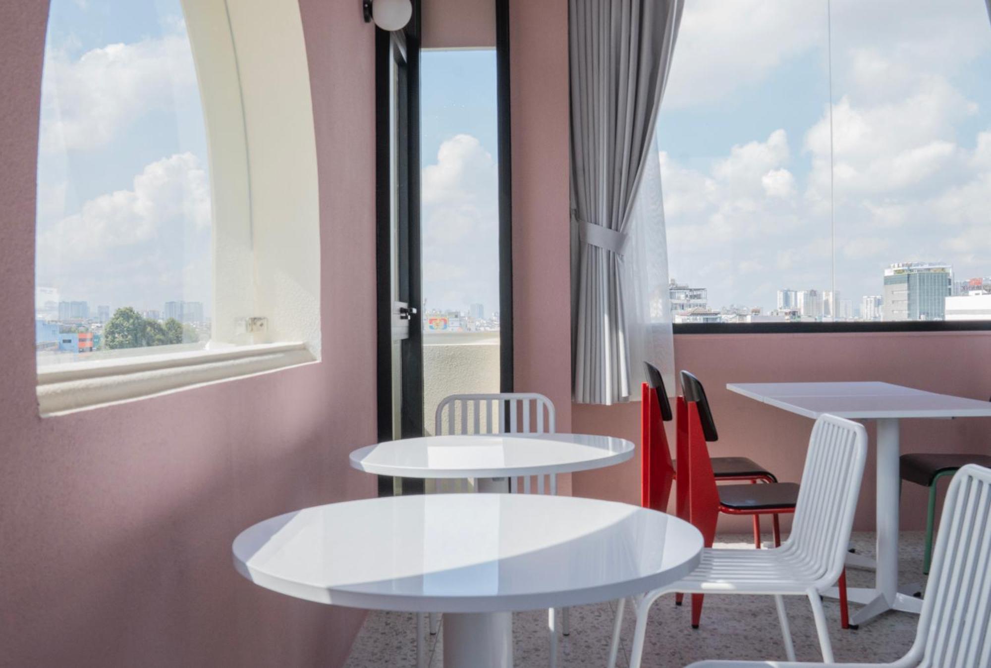 Khách sạn Brown Dot Saigon Airport 3*