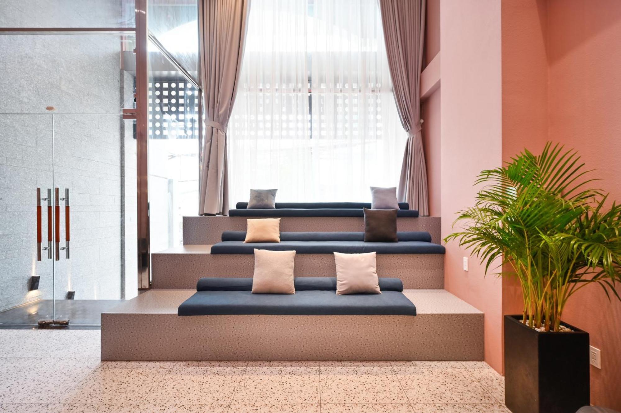 Brown Dot Saigon Airport 3*
