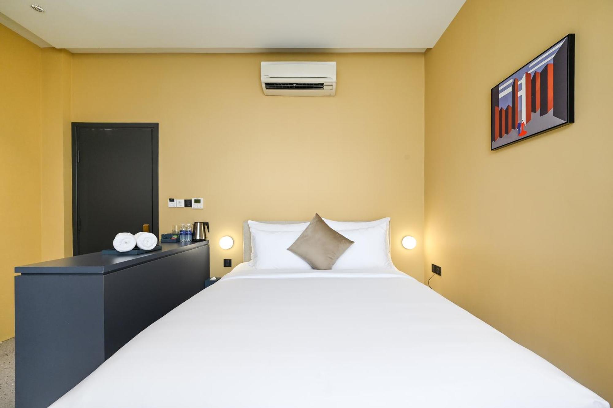 Brown Dot Saigon Airport Khách sạn 3*